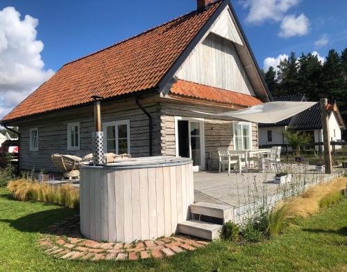 Szemud House | Dom z Bieszczad na Kaszubach - całoroczny dom z balią ogrodową