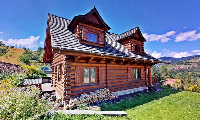 Piwniczna-Zdroj House | DOM Z WIDOKIEM/Wooden and cozy house for 13 in the middle of polish mountains!