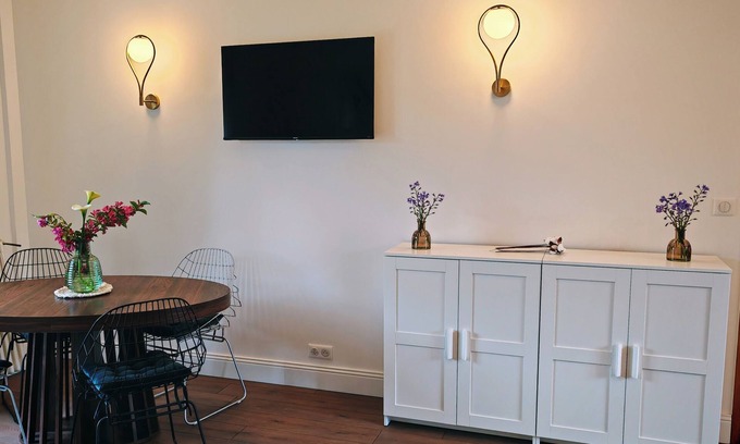 Saint-Quentin-sur-le-Homme Apartment | DOMAINE DE L'ISLE MANIERE 4-PERSON APARTMENT
