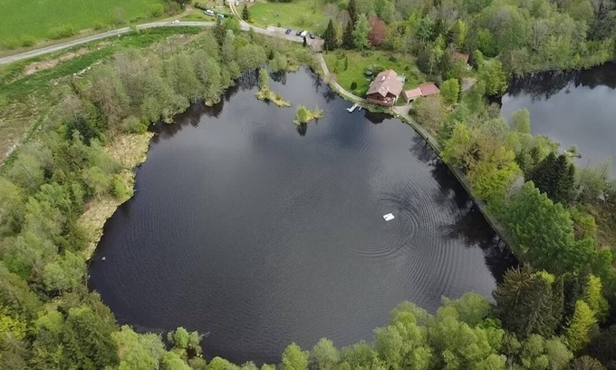 Rupt-sur-Moselle House | Domaine Chalet private ponds Haute Vosges