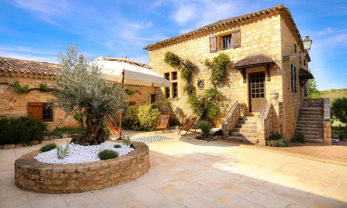Gavaudun House | Domaine de 23 Hectares et son Hameau Entre Dordogne et Lot et Garonne