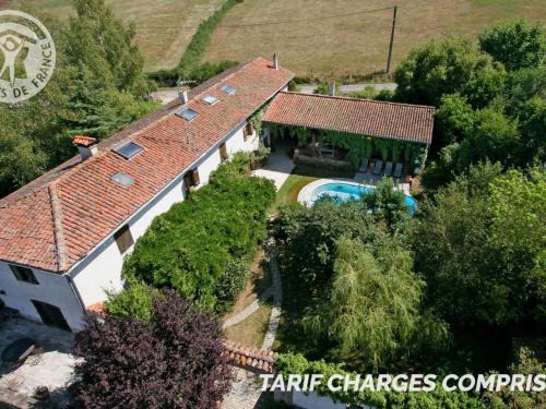 Essertines-en-Donzy House | Domaine de Campagne : Charme Authentique avec Piscine et Spa - FR-1-496-364