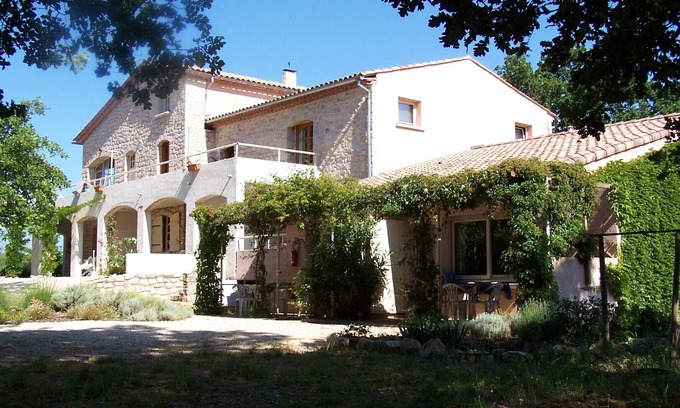 Saint-Denis Apartment | Domaine de Cassagnole