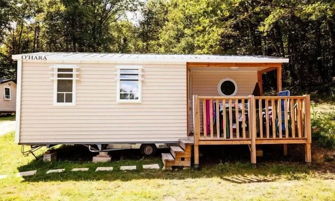 St-Sulpice-de-Mareuil House | Domaine de Corneuil * - Mobil-home Premium Capucine - 2 bedrooms + terrace semi-covered 4 people