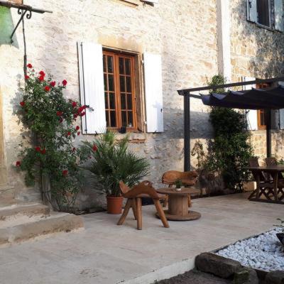 Anjou Bed & Breakfast | Domaine de Cozance chambres d'hôtes et gîte - piscine mini-ferme