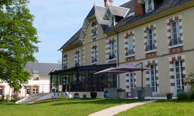 Neuvy-sur-Barangeon Apartment | Domaine de Croix en Sologne