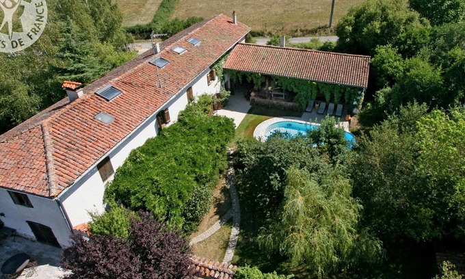 Essertines-en-Donzy Cottage | Domaine de Campagne: Authentic Charm with Pool and Spa