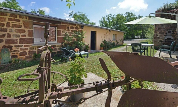 Villecomtal Cottage | Domaine de Jouani quiet cottage in the countryside