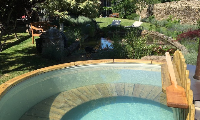 Vitrey-sur-Mance Cottage | Domaine de la Mance - Cottage with fireplace and spa
