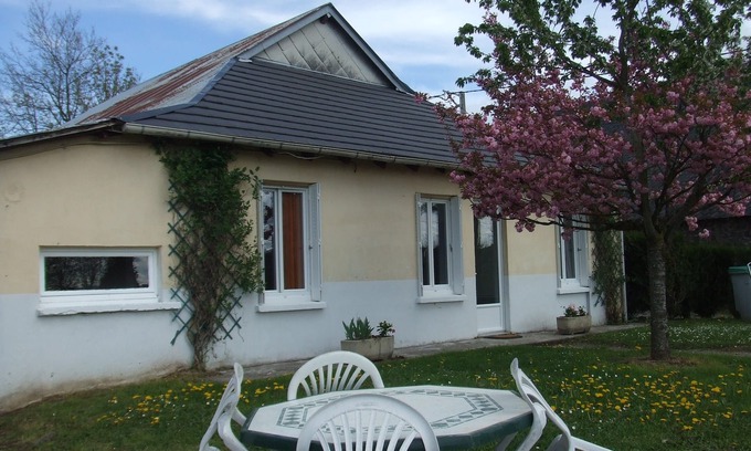 Saignes Cottage | DOMAINE DE LA VIGNE; 300m.ts shops, PARC DES VOLCANS