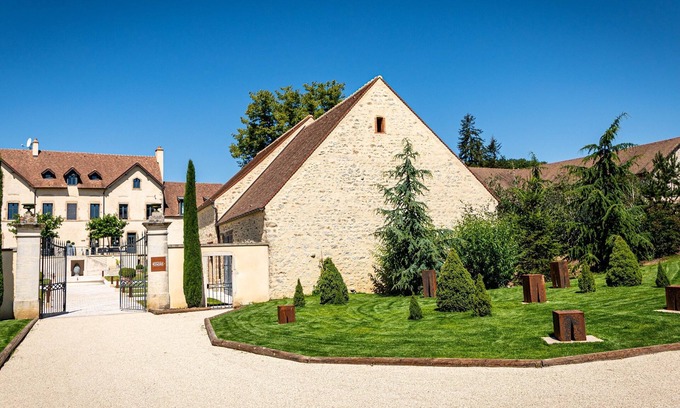 Saint-Jean-de-Trezy Hotel | Domaine de Rymska & Spa - Relais & Châteaux