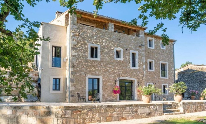 Menerbes Villa | Domaine de Valmenon Comfortable holiday residence
