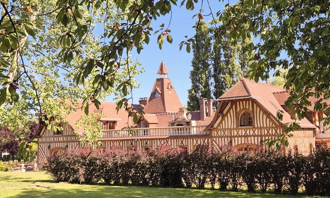 Toutainville House | Domaine des Déesses, Stays and Events, Nordic bath, Rooftop, 80 beds