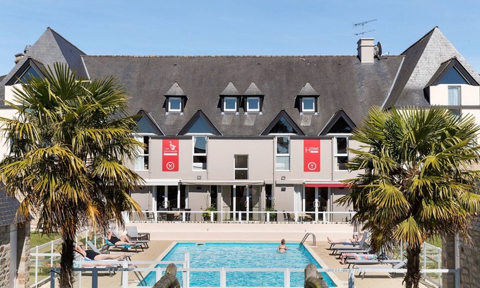 Epiniac Hotel | Domaine Des Ormes