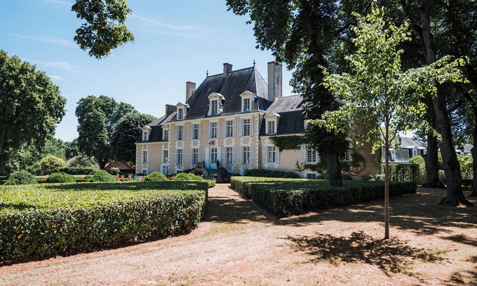 Saint-Lactencin House | Domaine du château de la Brosse-Gites36