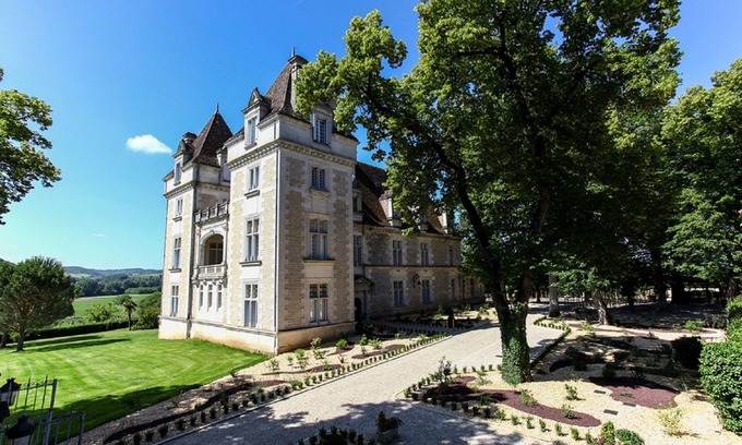Saint-Vincent-de-Cosse Hotel | Domaine du Château de Monrecour – Hôtel et Restaurant