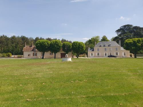 Lassay-sur-Croisne House | Domaine du Rothay