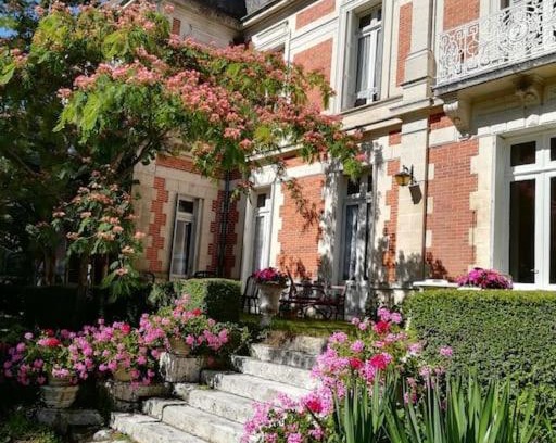 Montmoreau-Saint-Cybard House | Domaine de Champ rose + piscine chauffée, couverte