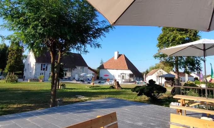 Saint-Symphorien-sur-Saone Apartment | Domaine Ravy-Orchidée
