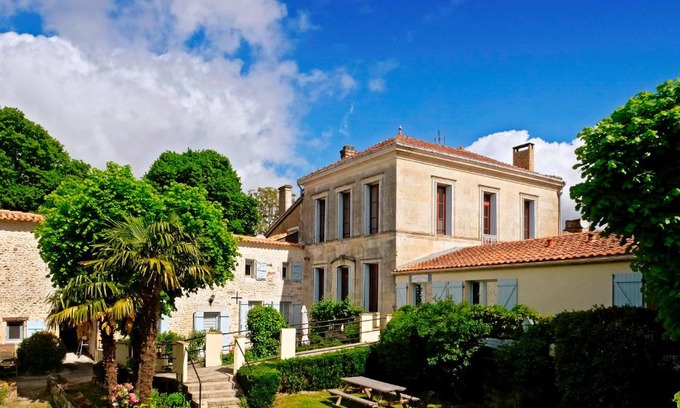 Soubran Bed & Breakfast | Domaine La Fontaine B&B