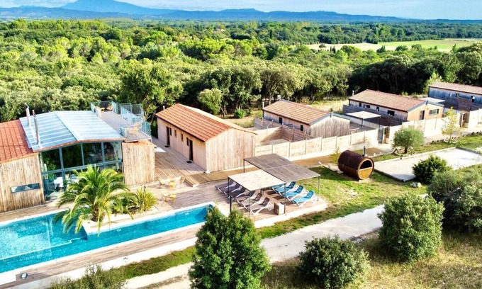 Montsegur-sur-Lauzon Villa | Domaine NUIKI Lodges
