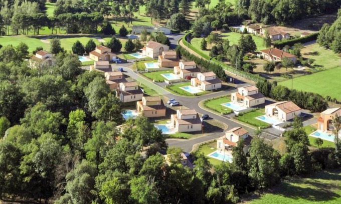 Pont-de-Larn House | Domaine Royal Green V68I by Interhome