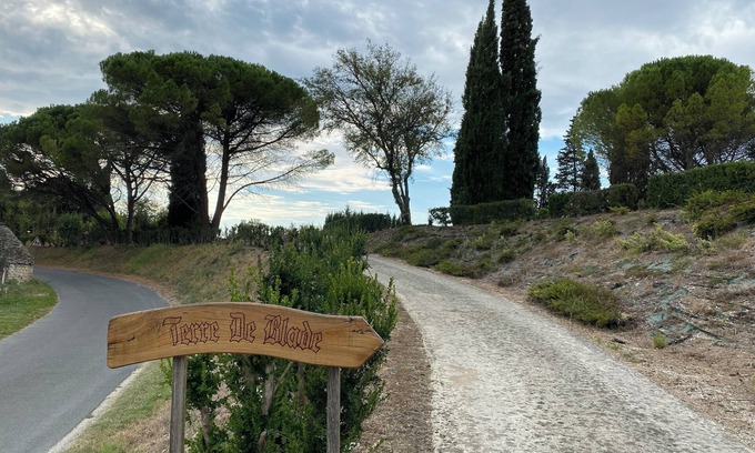 Veyrines-de-Domme House | Domaine Terre de Blade, view of Josephine Baker's legacy