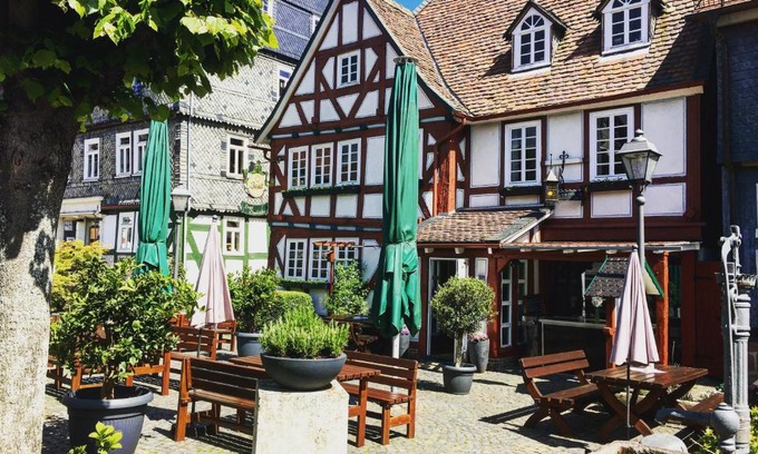 Amoneburg Hotel | Dombäcker