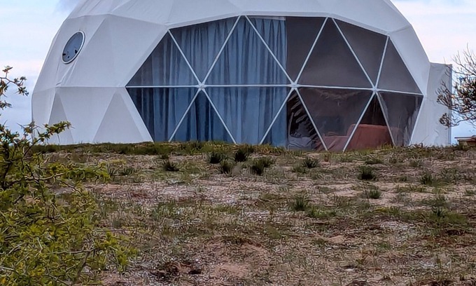 Minlacowie Apartment | Dome at Hardwicke- Eco-Friendly Glamping Dome! Linen provided!