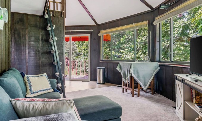 Bristol House | Dome Home Near Hard Rock Casino & Downtown
