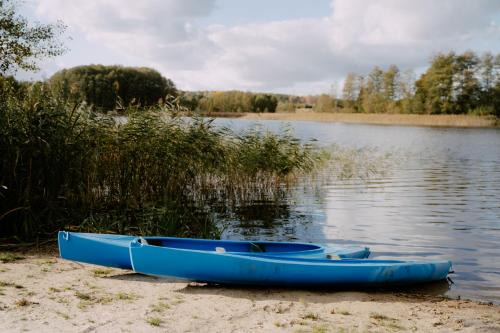 gmina Bierzwnik Cabin | Domek nad Jeziorem Okrągłe plaża, pomosty wędkarskie, kajaki, jacuzzi, sauna