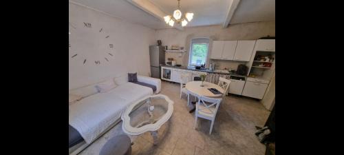 Hradec House | Domek s koupanim ve 200m vzdálenem lomu