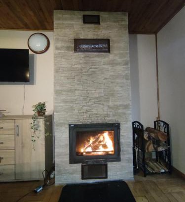 Wiazowna Ski Chalet | Domek w lesie nad rzeką Świder