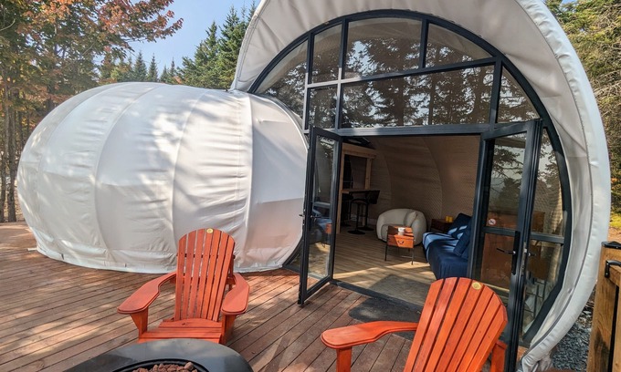 Saint-Luc-de-Bellechasse Ski Chalet | Domes, Luxury glamping