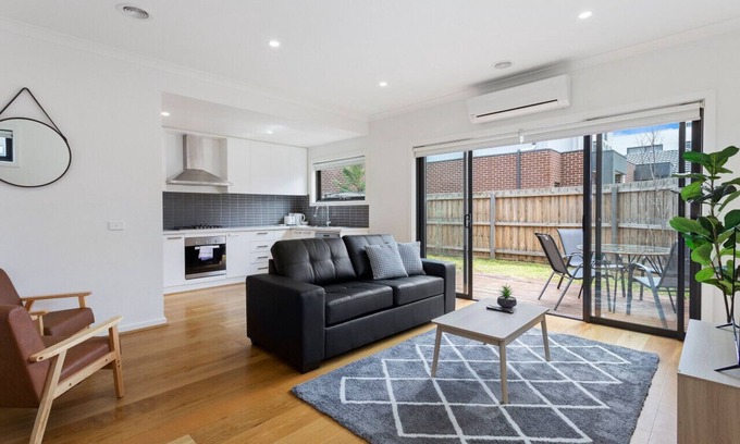 Clayton South House | Domi Rentals - The Mill Residence