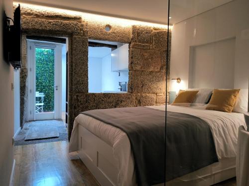 Guimaraes House | DOMI Suites & Studios