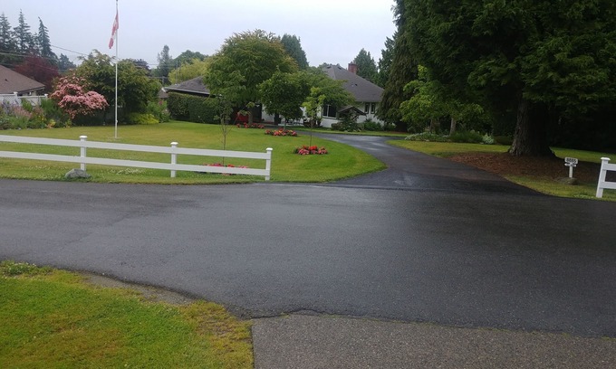 Sidney House | Dominion Brook Park Vacation Rental - Beautiful suite with garden/park views.