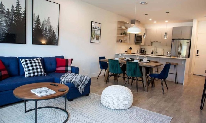 Revelstoke Condo | Domino Condo - Bunk Bed & Hot Tub