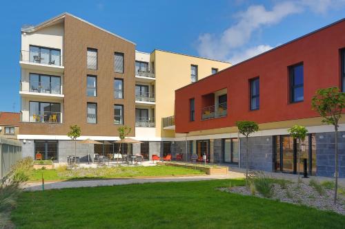 Calais Apartment | DOMITYS - Le Fil de Soie