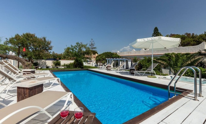 Milianni Villa | Domus Sicily - Casa dei Nomadi - Beach House Private Pool and Jacuzzi
