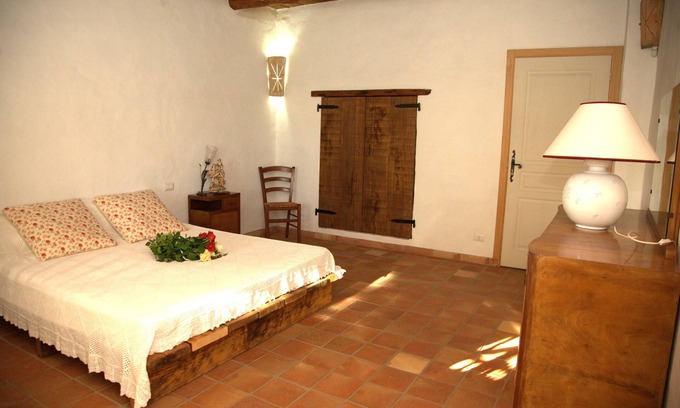 San Giovanni Suergiu House | Domusantiga Apartments 2 DOUBLE BEDROOMS, GREEN MEADOW, by the sea