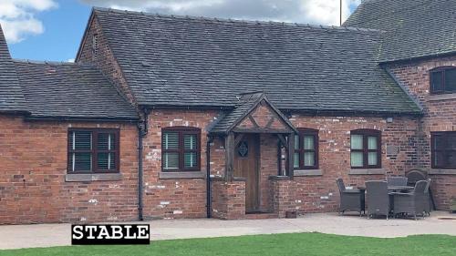 Barthomley House | Domvilles Farm self catering Courtyard Stable