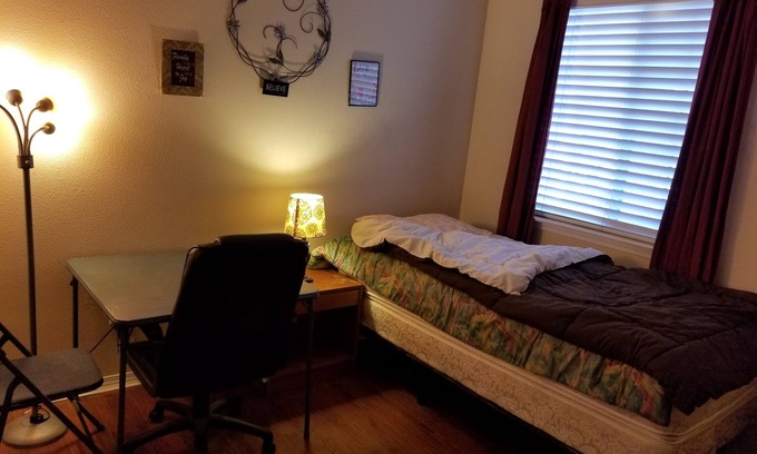 Lancaster Villa | Don Room 4