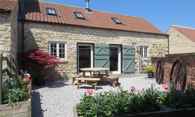 Malton Cottage | DOODALE COTTAGE - converted barn with highland cattle experience included