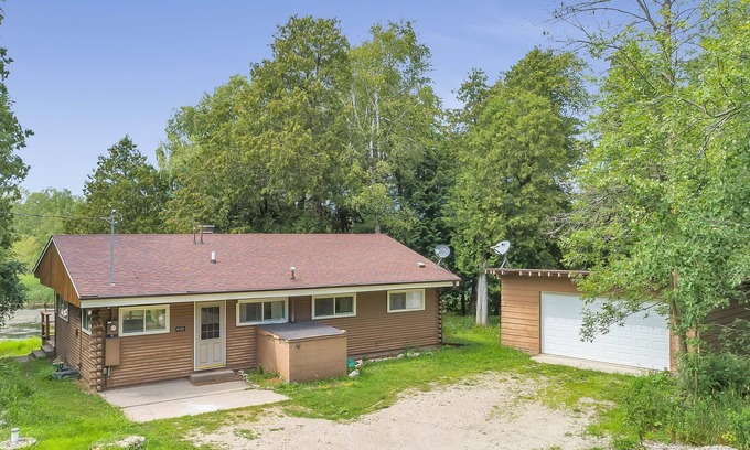 Idlewild House | Door County Cabin on the Water