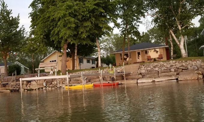 Luxemburg Cottage | Door County, Green Bay waterfront Cottage. Fantastic Sunsets