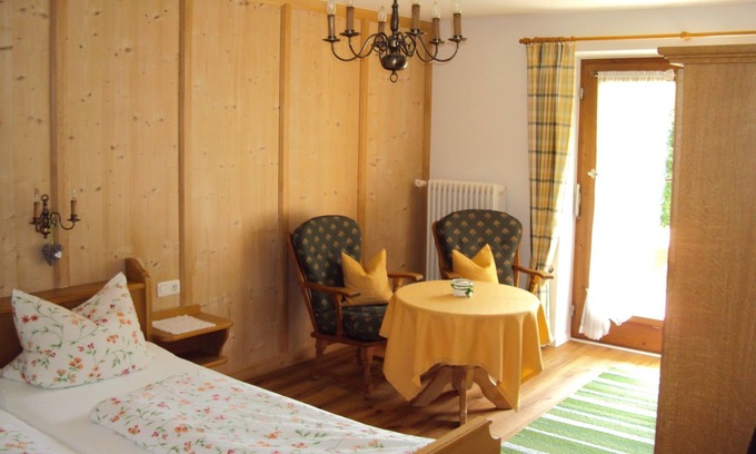 Egern Apartment | Doppelzimmer 25 qm Süd Parterre - Gästehaus Fischer