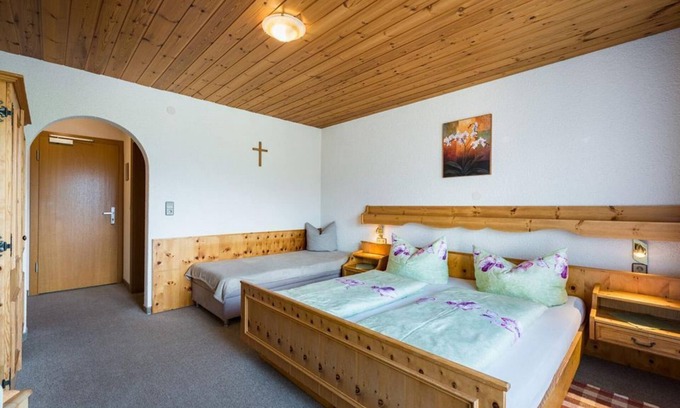 Weerberg Apartment | Doppelzimmer mit Balkon - Ferienpension Steiner