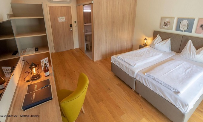 Rust House | Doppelzimmer Parkseite, Dusche, WC - Hotel Katamaran