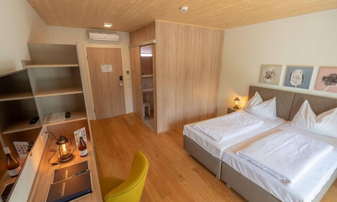 Rust House | Doppelzimmer Parkseite, Dusche, WC - Hotel Katamaran
